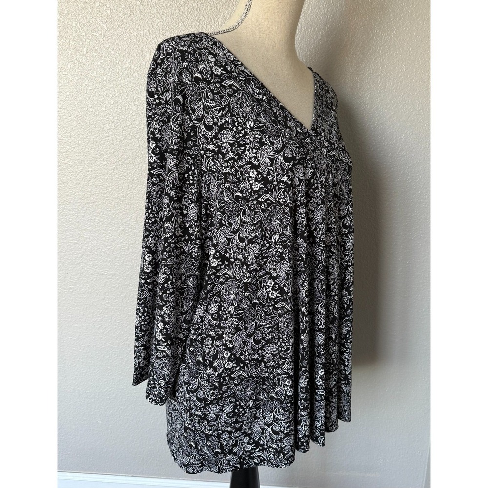 Lane Bryant Woman 18/20 Stretch 3/4 Sleeve V-Neck Pleat Front Black/White Jersey
